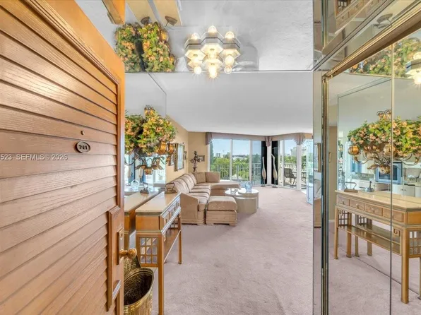 1000 Quayside Ter APT 701, Miami, FL 33138