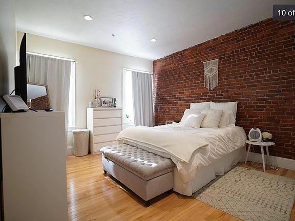 5th image of 1203 Beacon St APT 2