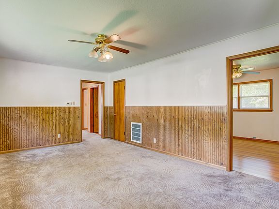 4th image of 1553 Terrace Dr