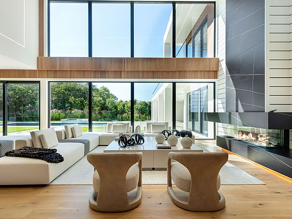 3rd image of 15 Watermill Height Dr
