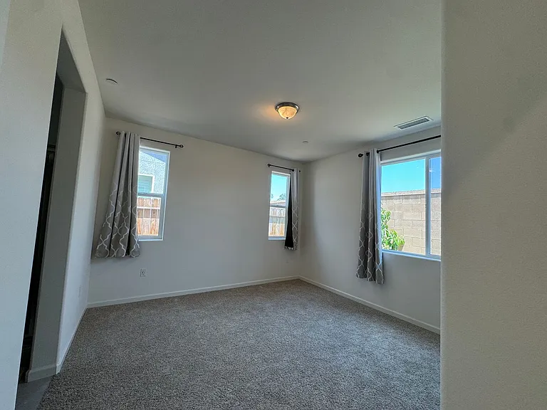 1267 Las Rosas Ave — Photo 15