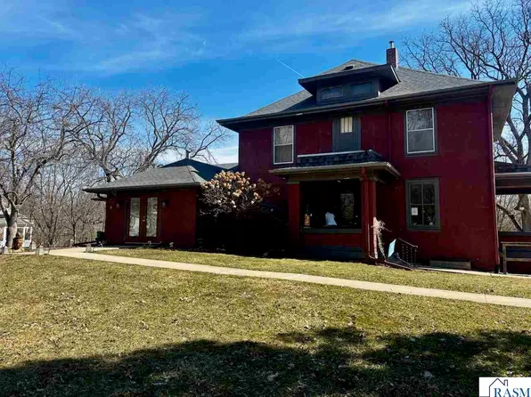 114 Pohl Rd, Mankato, MN 56001