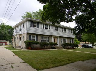7421 W Fernwood Cir, Milwaukee, WI 53219