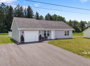 47 Stearns Farm Rd, Hampden, ME 04444
