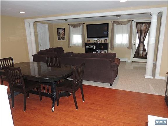 4th image of 73 Sullivan Dr