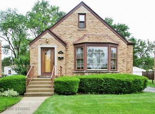 1694 Ash St, Des Plaines, IL 60018