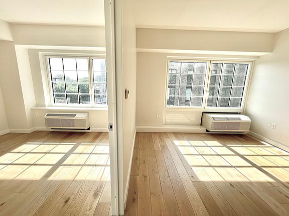 3rd image of 555 Waverly Ave APT 4T