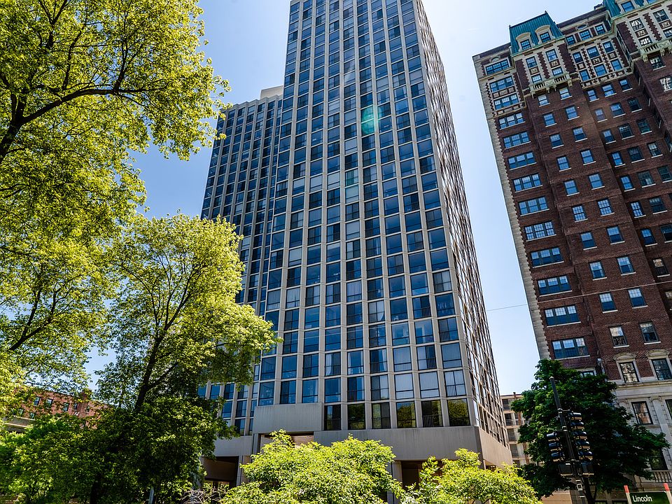 1st image of 345 W Fullerton Pkwy APT 1808