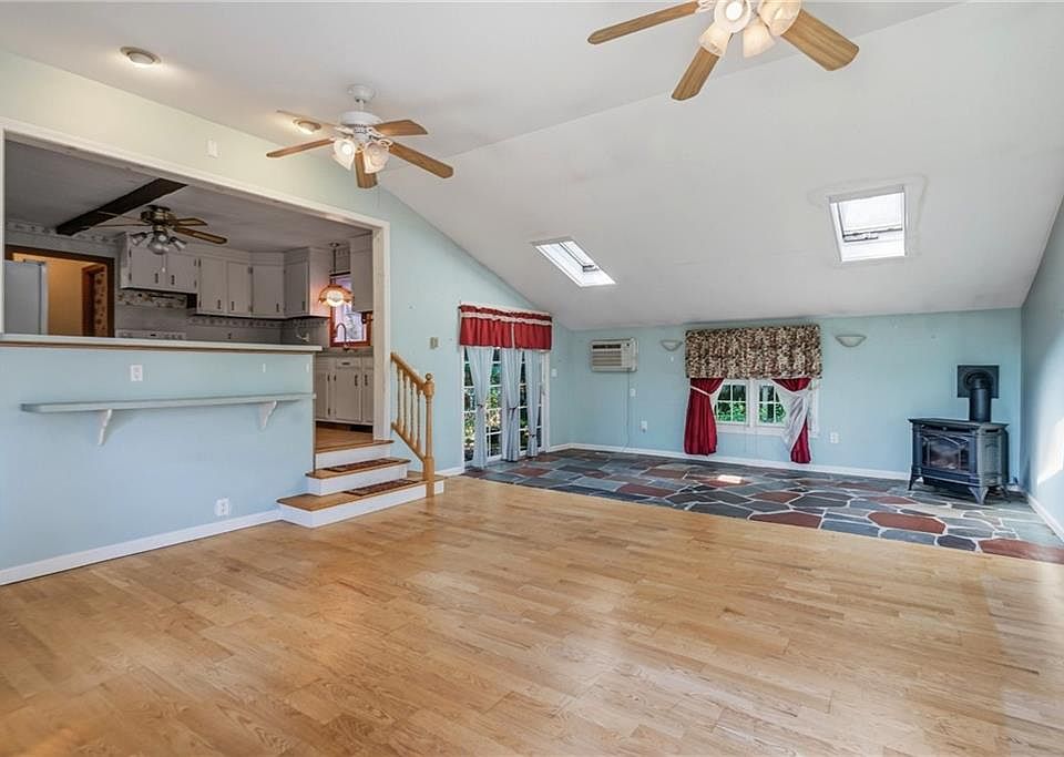 1st image of 12 Robert Ave