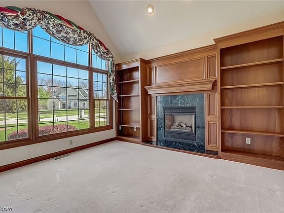 5th image of 1426 Adelaide St