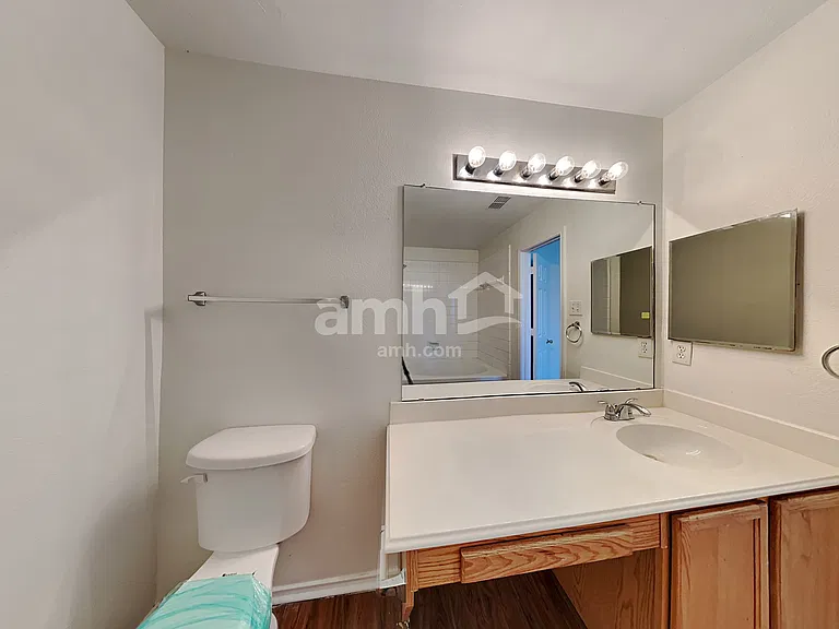 1020 Chelsea Ln — Photo 13