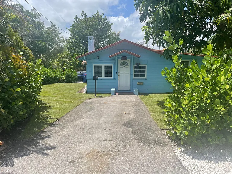 331 Lauderdale Trl — Photo 5