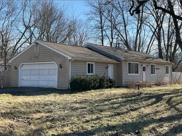 76 Harrison St SW, Pataskala, OH 43062