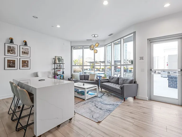 333 W Trade St #2502 — Photo 30