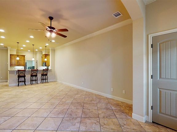 4th image of 3822 Silverthorne Ln