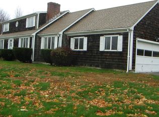 97 Bayview Ave, Portsmouth, RI 02871
