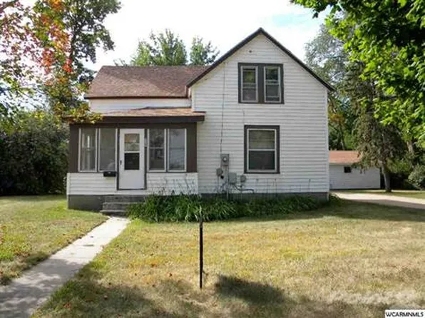 417 W College Dr, Marshall, MN 56258