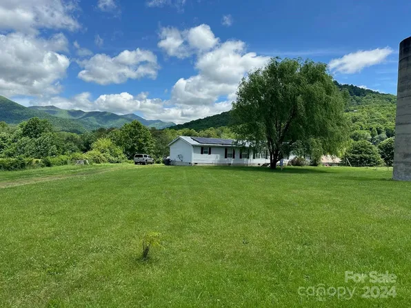 35 Hutchins Rd, Black Mountain, NC 28711