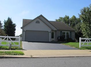 1004 Willow Creek Dr, Mount Joy, PA 17552