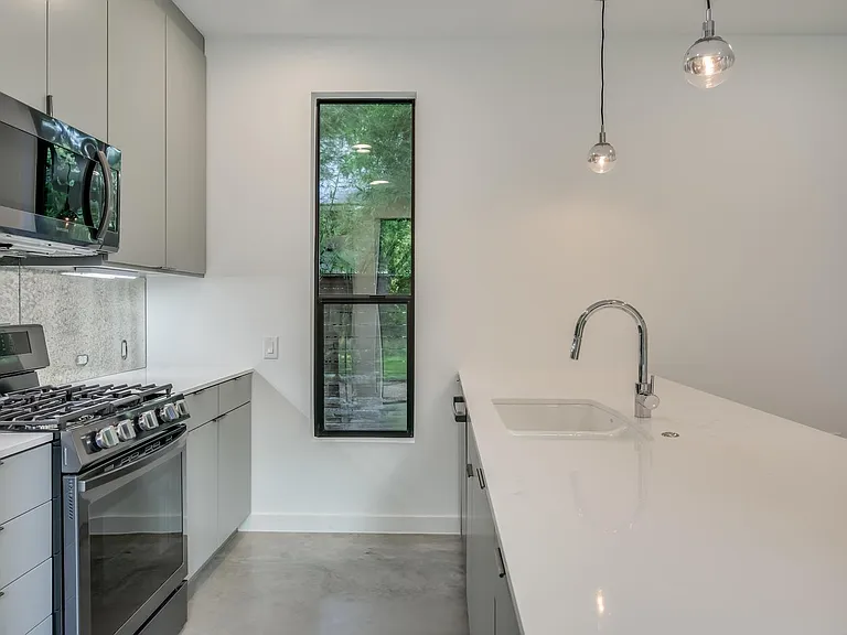1807 Holly St #B — Photo 3