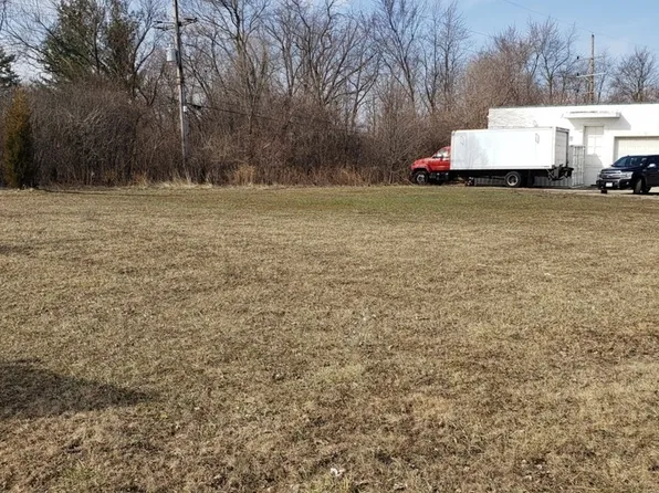 935 E St Charles Rd, Lombard, IL 60148