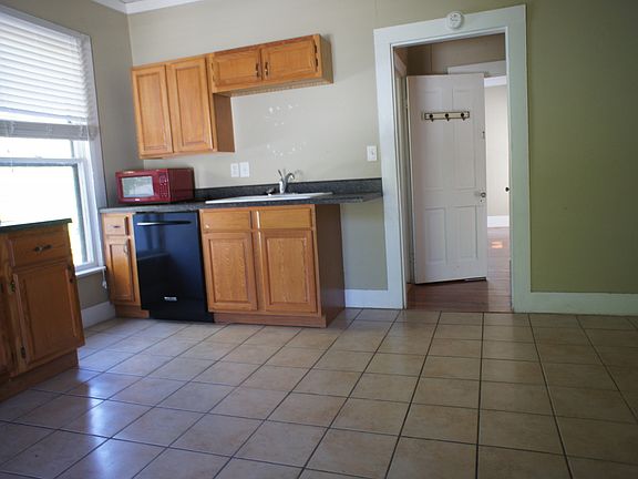 2nd image of 115 NE 9th St #3