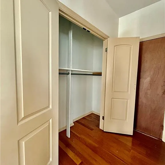 1732 62nd St #1R — Photo 6