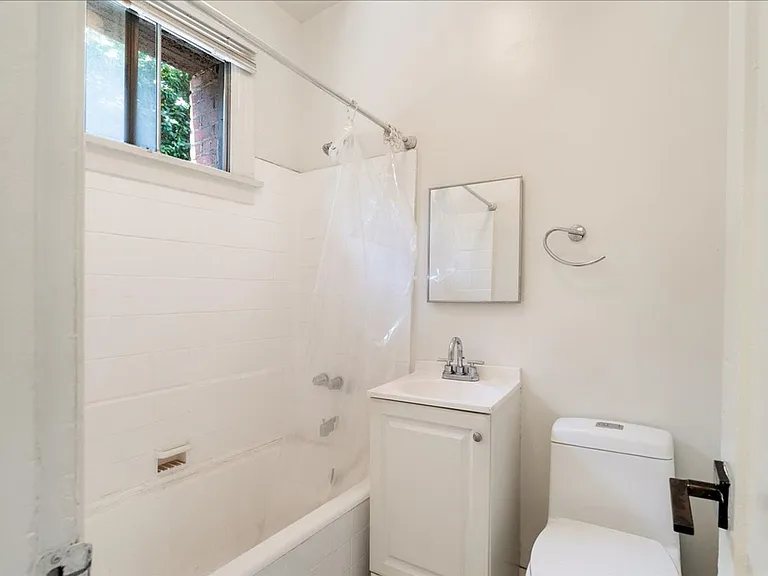 1475 W Adams Blvd #307 — Photo 9
