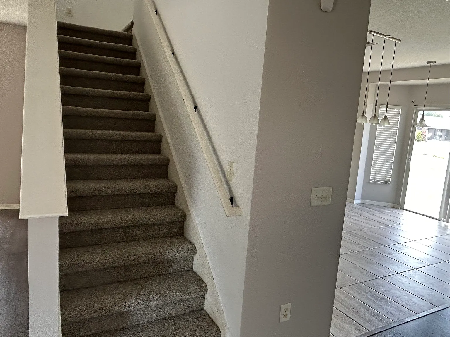3 bed, 2010 sqft, $2,300 — Photo 4