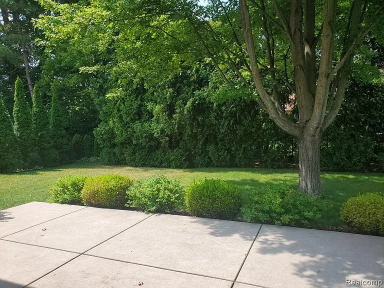 5057 Prentis Dr — Photo 4
