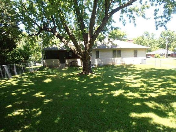 4th image of 16166 Petro Dr