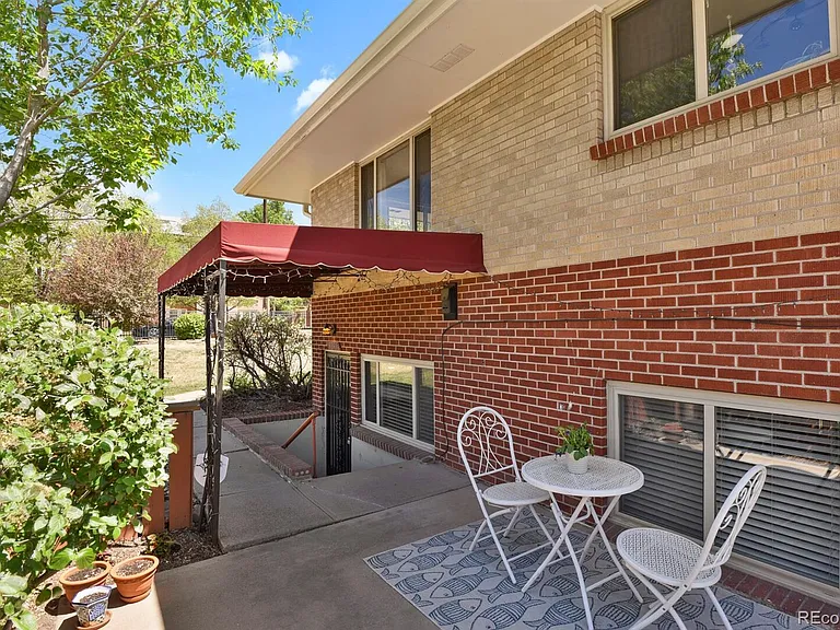 3290 W Fairview Pl — Photo 2