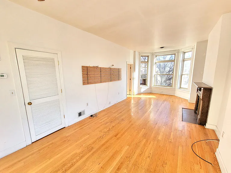 3128 S Wells St #3F — Photo 3