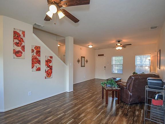 4th image of 23 Buena Park Cir