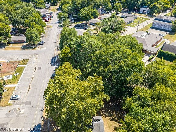 5th image of S 11th St