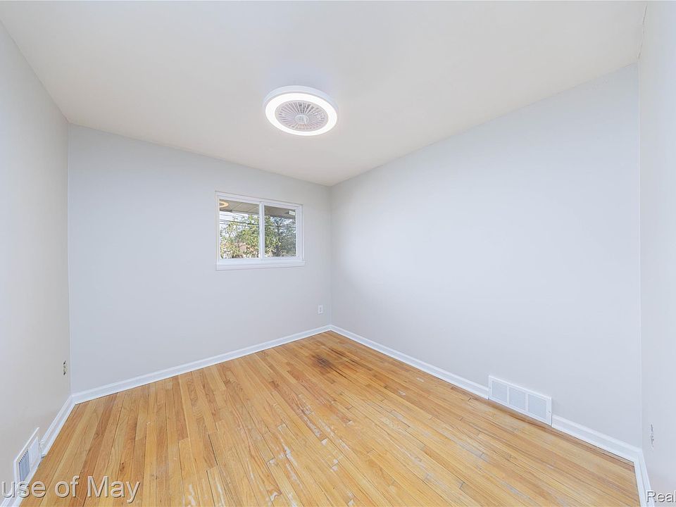 27840 Larkmoor St, photo 10