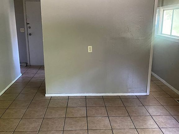 4th image of 5722 Jackson Ave