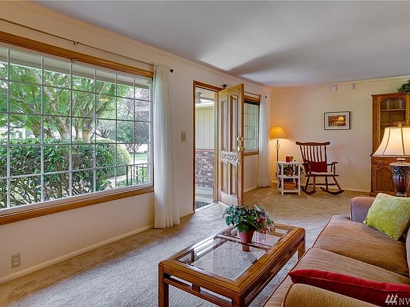 4th image of 9204 27th Ave SE
