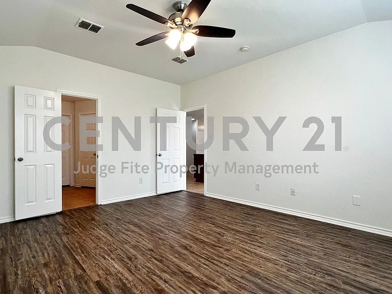 1724 Quails Nest Dr — Photo 16