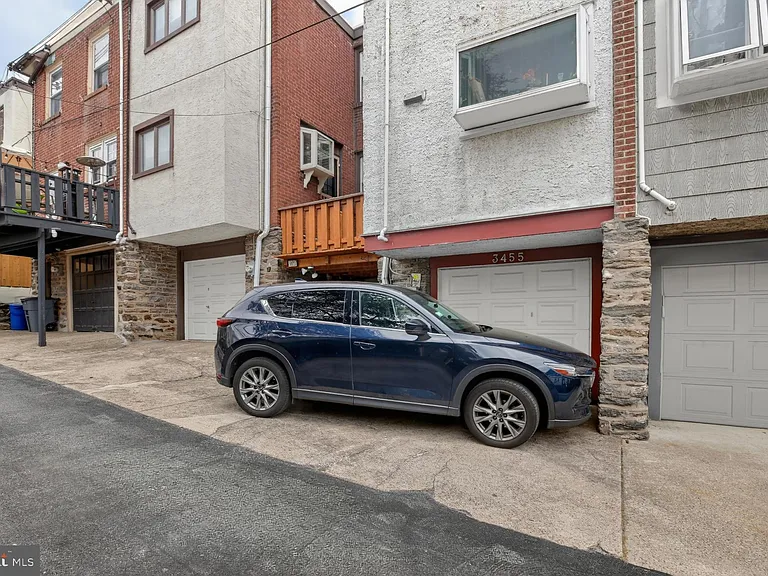 3455 W Queen Ln — Photo 30
