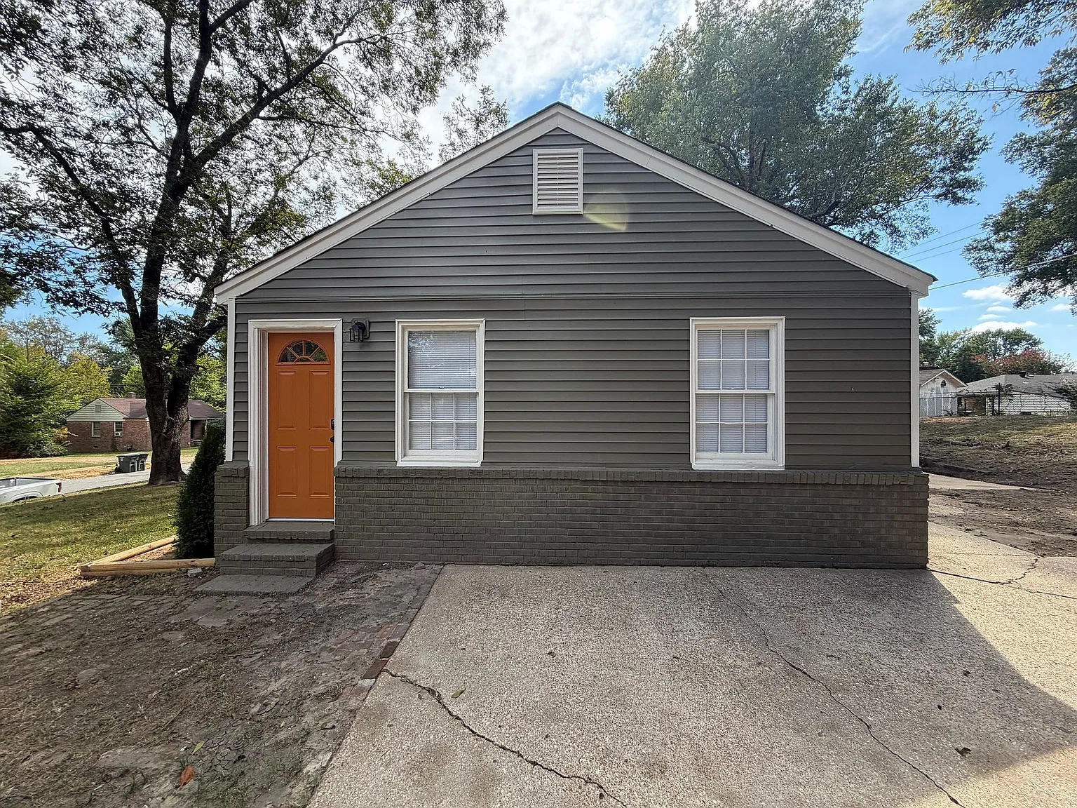 3143 Saint Charles Dr — Photo 3