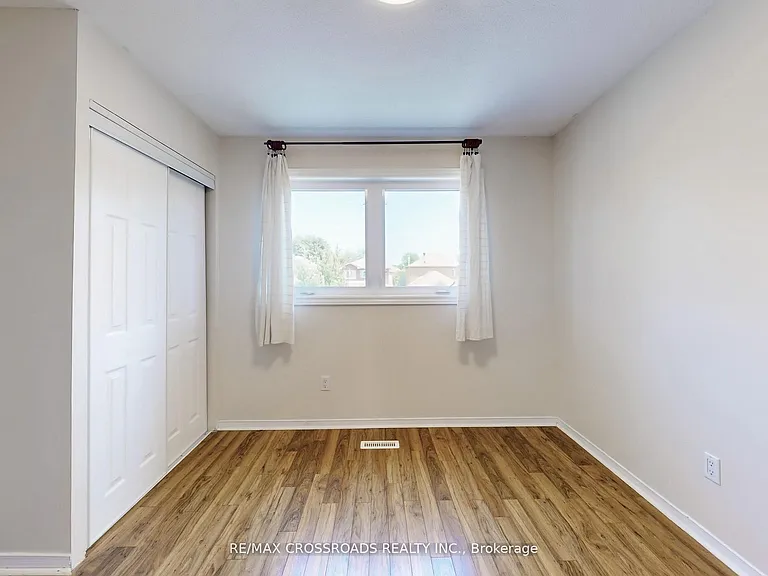 35 Forest Grove Dr — Photo 10