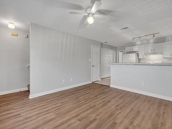 3rd image of 1439 Hudson St APT 2