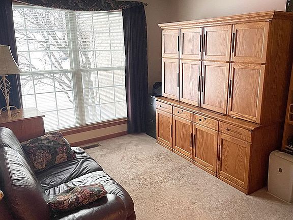 5th image of 1531 Longmeadow Ln