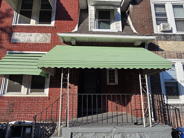 34 Maple St — Photo 2