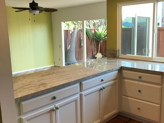 Open kitchen to family room.