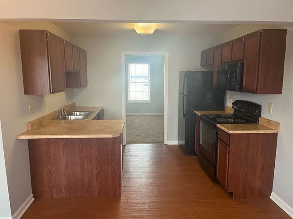 1st image of 1113 Richmond Green Dr #4