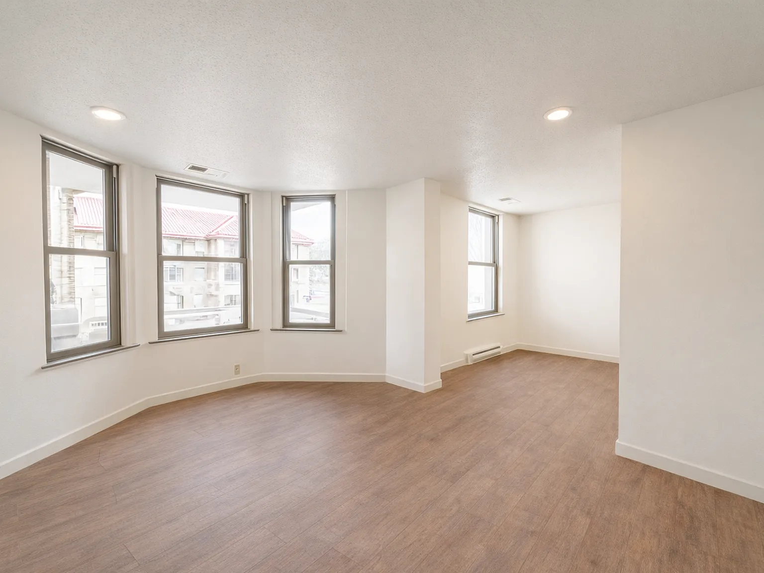 Chamber's Court — Photo 3