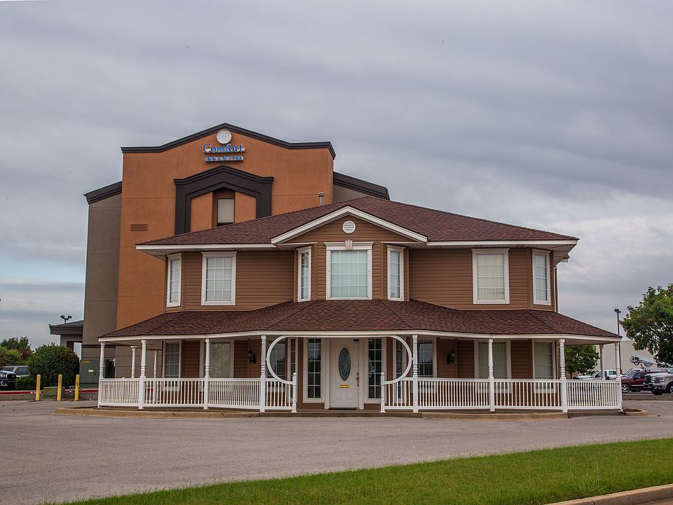 2nd image of 1414 Cypress Dr