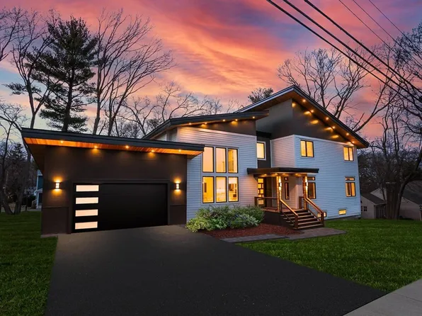 31 Lantern Ln, Arlington, MA 02474